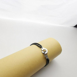 Collier de menottes en argent sur cordon Collier de menottes en argent sur cordon