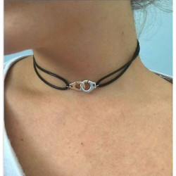 Collier de menottes en argent sur cordon Collier de menottes en argent sur cordon