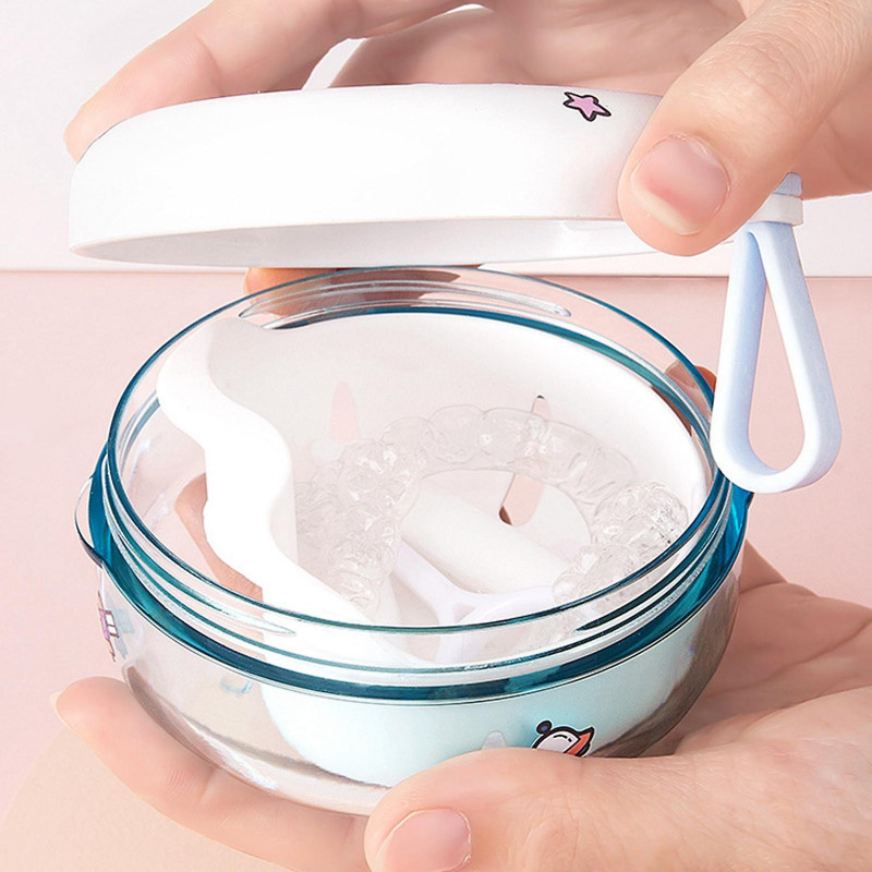 Dental Orthodontic Retainer with Filter Oral Hygiene Supplies Travel White