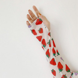 2 Pairs UV Protection Arm Cover Breathable Silk Sleeves Sunblock Sunscreen Protector Cooling Sleeves for Summer [...]