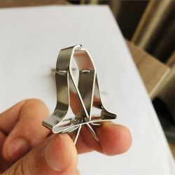 Birds Food Holder Pet Parrot Feeding Fruit Vegtable Clip Feeder Device Pin Clamp Durable Household Supplies Bird [...]