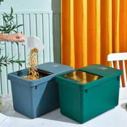 Pet Food Storage Box Food Grade Design Good Seal Effect Fresh-keeping Pet Cat Dog Food Storage Bucke Pet Food Storage Box Food Grade Design Good Seal Effect Fresh-keeping Pet Cat Dog Food Storage Bucke