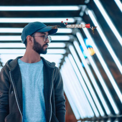 Hat Hummingbird Feeder Handheld Red Berry Bird Feeder Ultralight Simple Installation Hands-free Bird Food Container Hat Hummingbird Feeder Handheld Red Berry Bird Feeder Ultralight Simple Installation Hands-free Bird Food Container