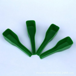Green Bird Feeder Spoon Plastic Parrot Feeding Scoops Hand Food Feeding Green Bird Feeder Spoon Plastic Parrot Feeding Scoops Hand Food Feeding