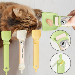 Long Handle Cat Strip Feeders Creativite Non-touching Hand Food Can Spoon for Cat's Use