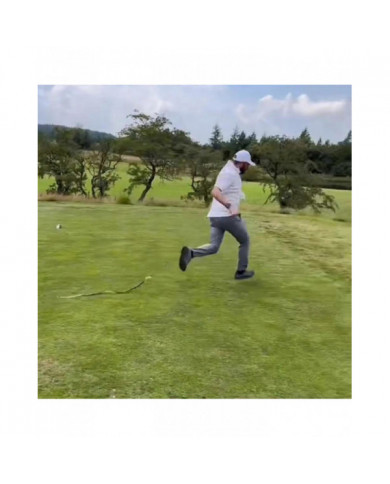 Farce de serpent avec clip de ficelle - Serpent sur une farce de corde qui poursuit les gens jouet, farce de [...]