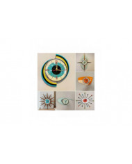 Horloge vintage du milieu du siècle à piles fonctionnant pour la décoration du salon