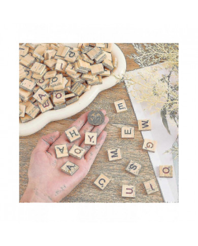 300pcs tuiles de lettres en bois colorées aléatoires lettres majuscules mixtes en bois tuiles de scrabble colorées [...]