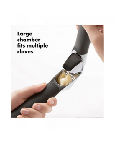 Good Grips Garlic Press - Outil de cuisine facile à utiliser pour écraser l’ail