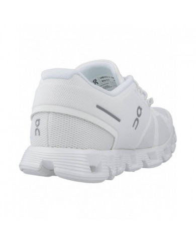 On Running Sport / Cloud 5 Chaussures Blanches Non Teintes