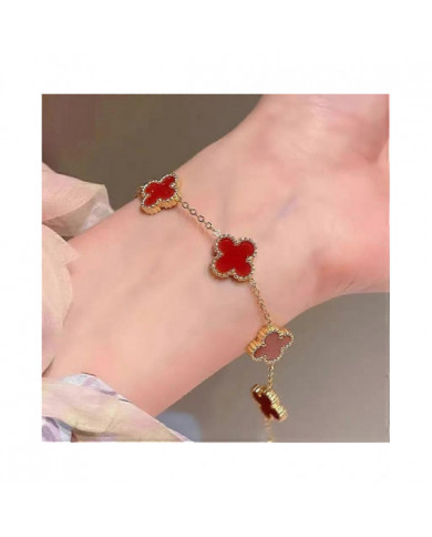 Bracelet à quatre feuilles Bracelet en or 18 carats pour femmes Style de conception simple Bijoux exquis