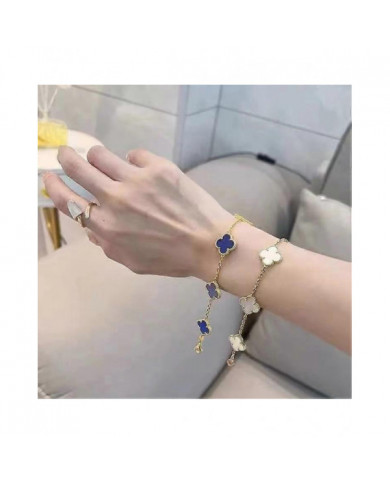 Bracelet à quatre feuilles Bracelet en or 18 carats pour femmes Style de conception simple Bijoux exquis