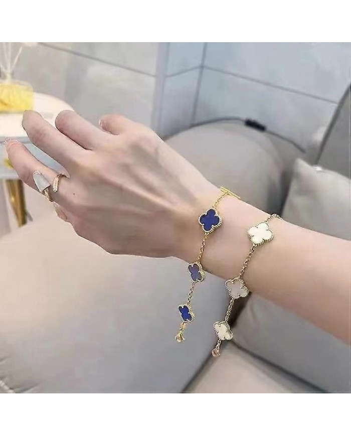 Bracelet à quatre feuilles Bracelet en or 18 carats pour femmes Style de conception simple Bijoux exquis