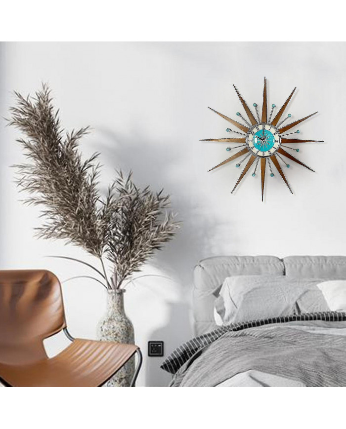 Horloge vintage du milieu du siècle à piles fonctionnant pour la décoration du salon